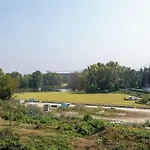 Rentplanet - Na Pradze *