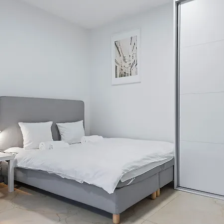 Rentplanet - Na Pradze